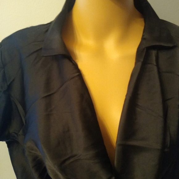 NWOT Cowl Neck Collared Blouse With Slit Sleeve - Picture 3 of 4